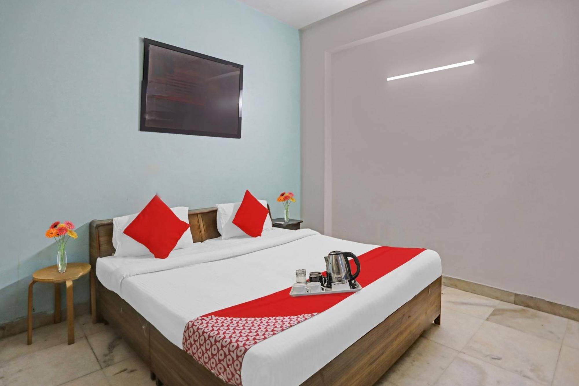 O Premium Near Dlf Avenue Saket 3*